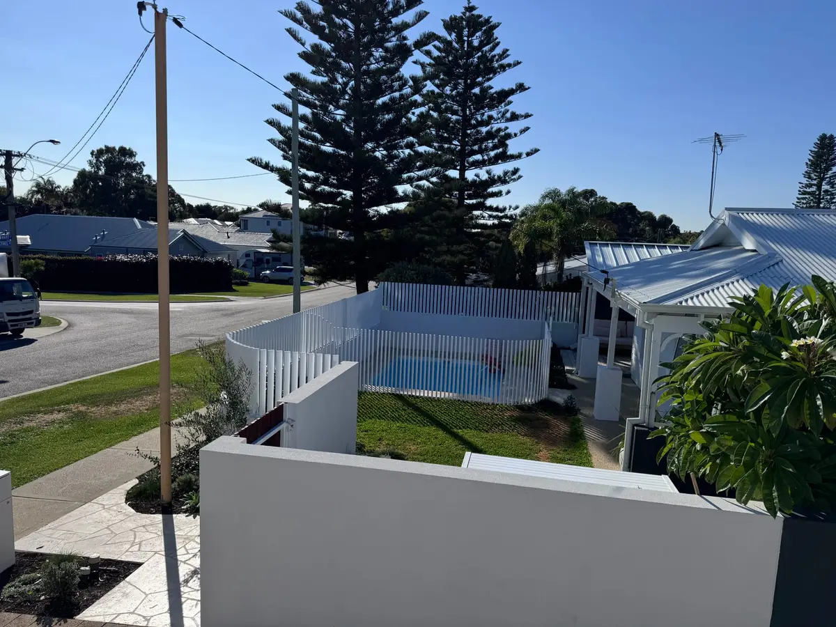 Curved fence install 4