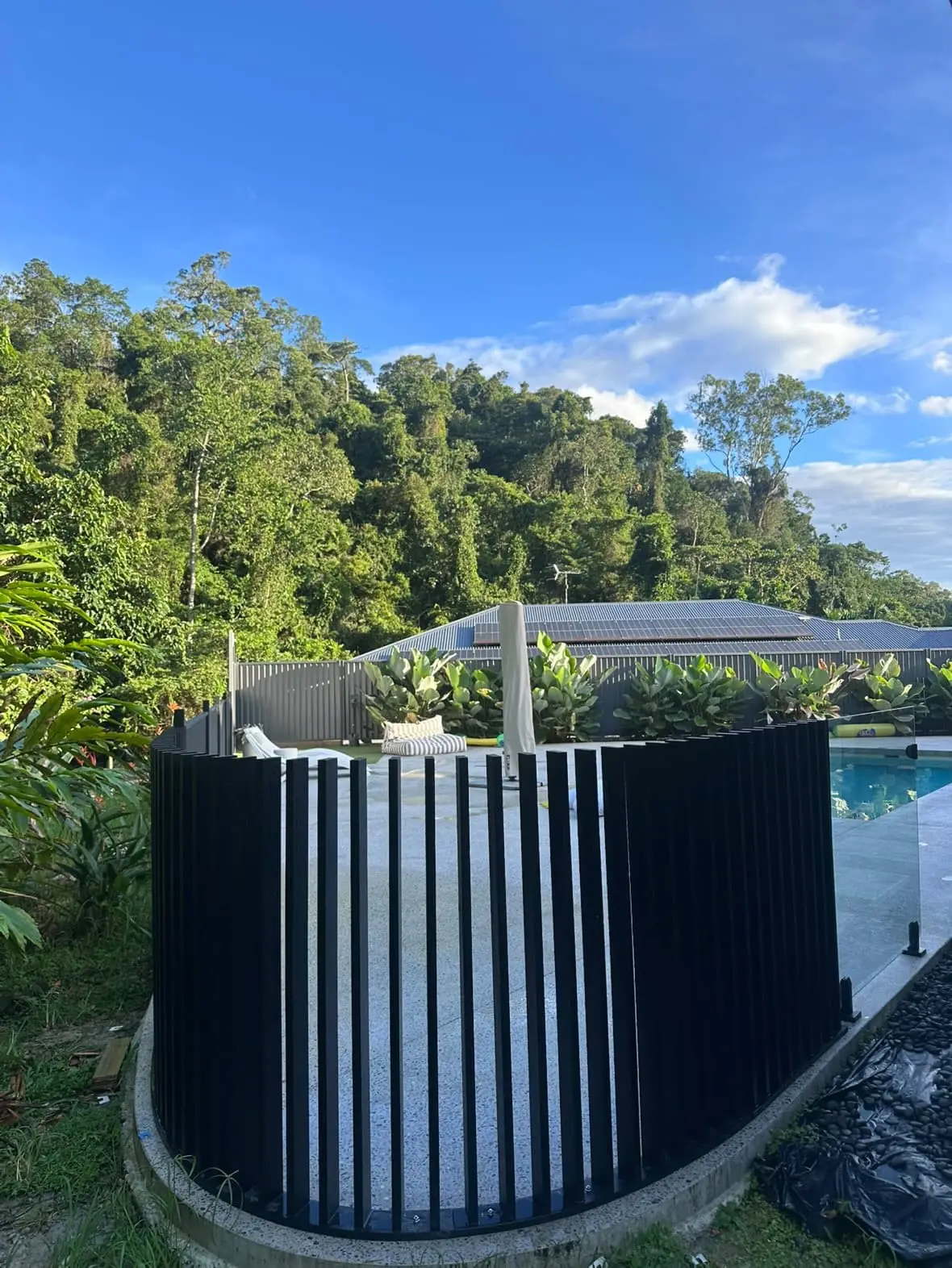 Curved fence install 1