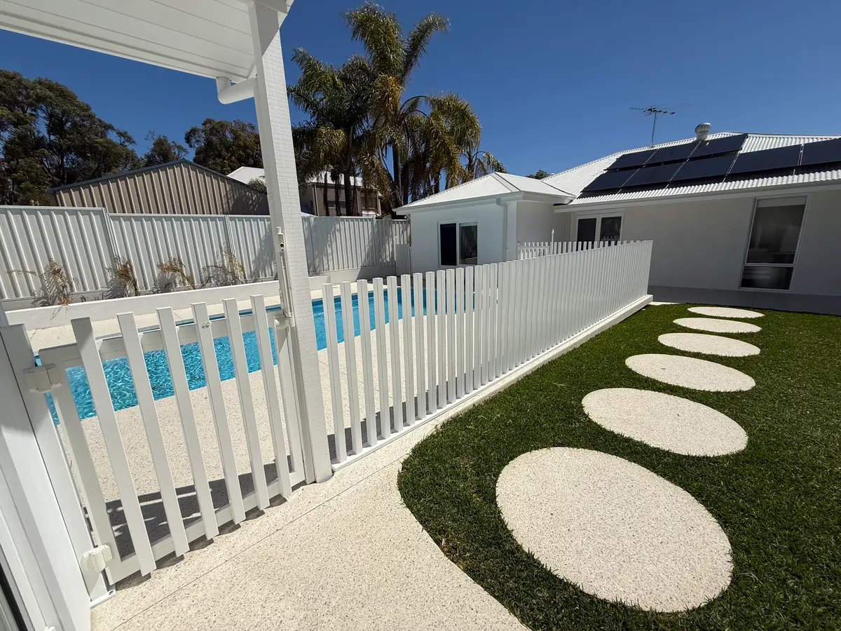 A finished TrueBatten fence install
